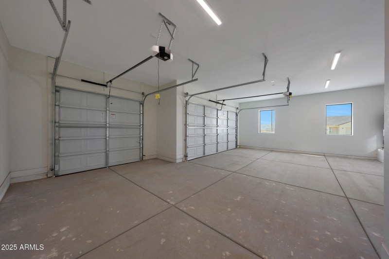 B (36) Garage
