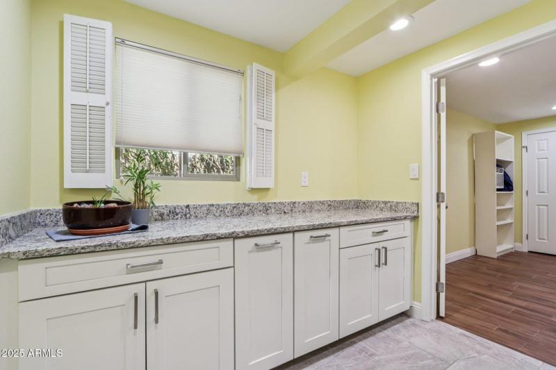 19-web-or-mls-E Desert Cove Ave-S3008-01