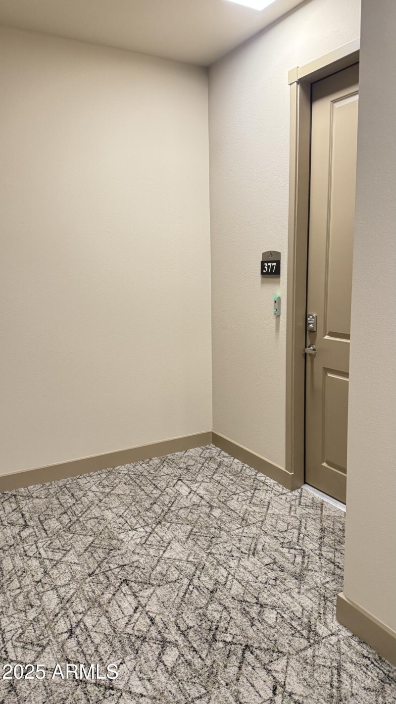 CORNER UMIT