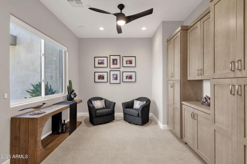 032_Office Or Flex Room