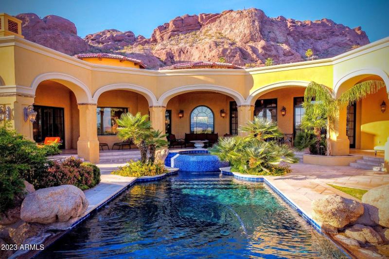 Camelback Mtn • 1-Level Home