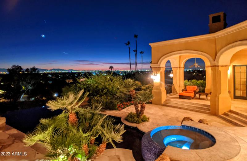 Camelback Mtn • 1-Level Home