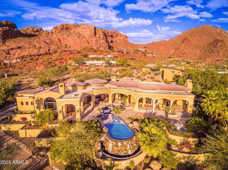 Camelback Mtn • 1-Level Home