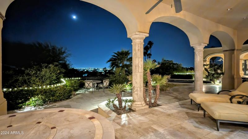 CAMELBACK MOUNTAIN HILLSIDE CITY LIGHTS