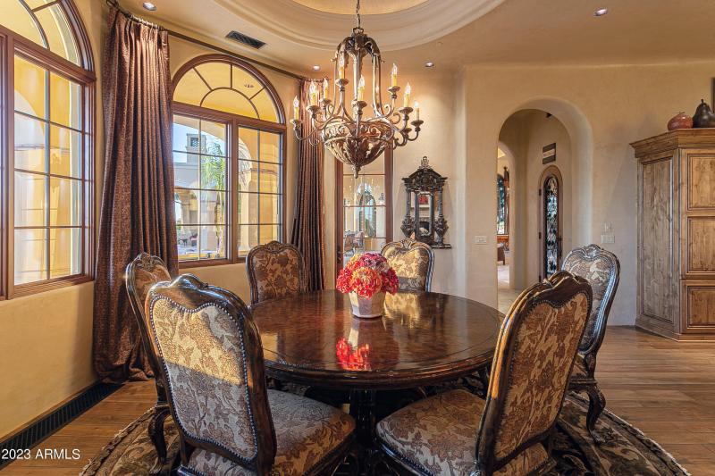 Camelback Mtn • 1-Level Home