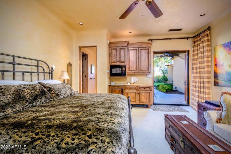 Camelback Mtn • 1-Level Home