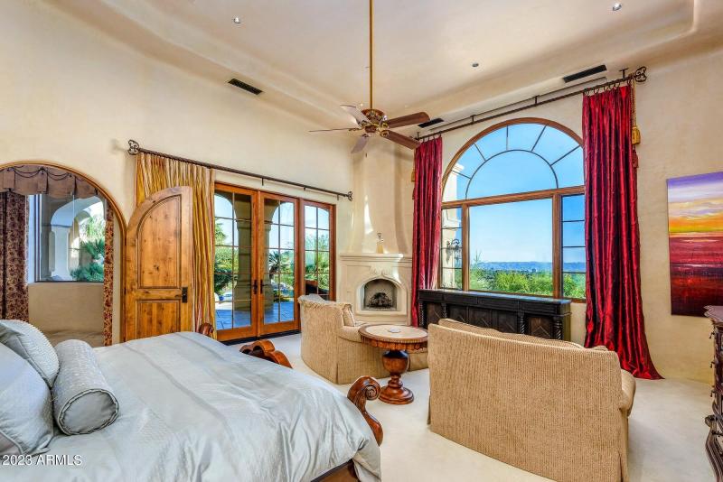 Camelback Mtn • 1-Level Home