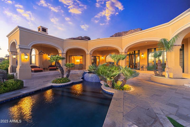 Camelback Mtn • 1-Level Home