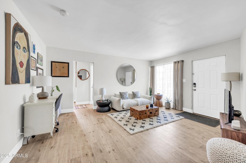 2917 N 19th Ave-8