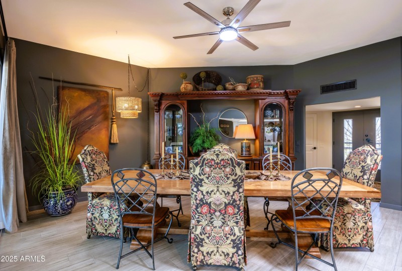 DINING/FAMILY RM