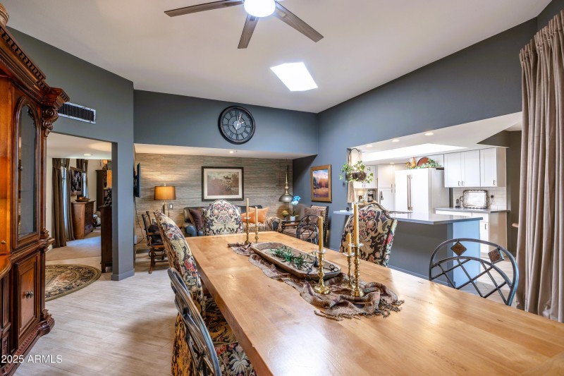 DINING/FAMILY RM