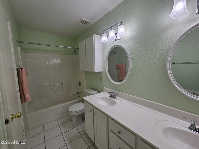 7c Hall bath 1