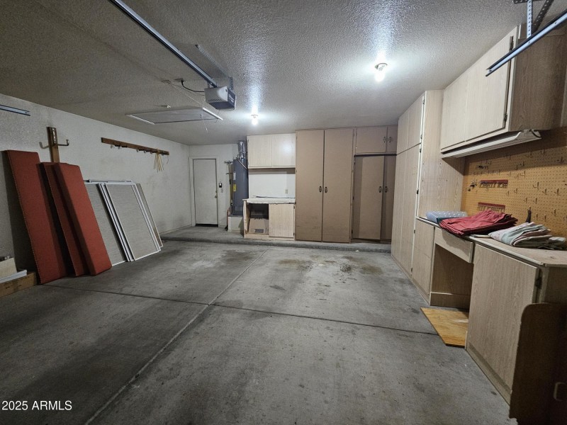 8b Garage storage