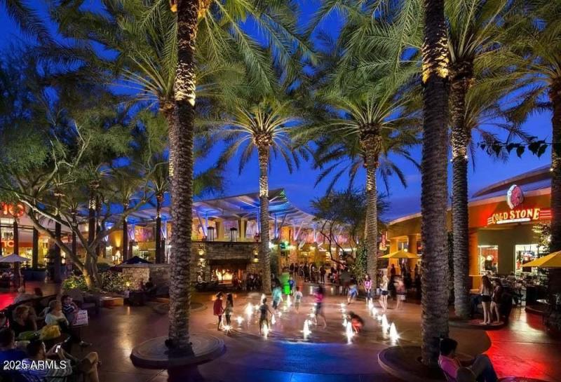 Desert Ridge Marketplace 1