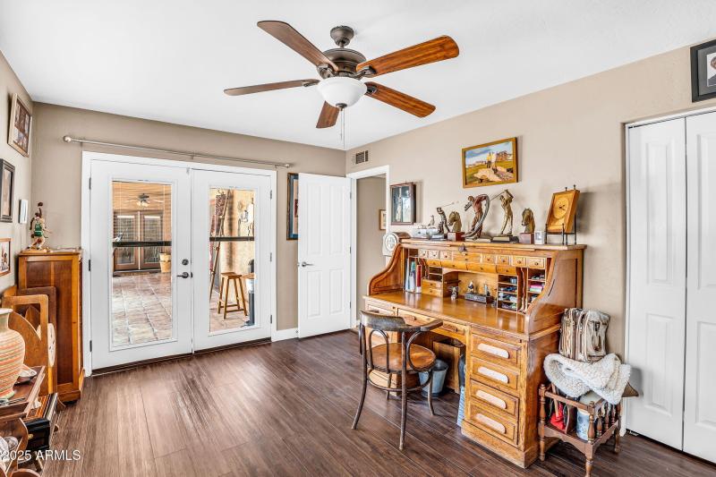 Bedroom 2/Current Office