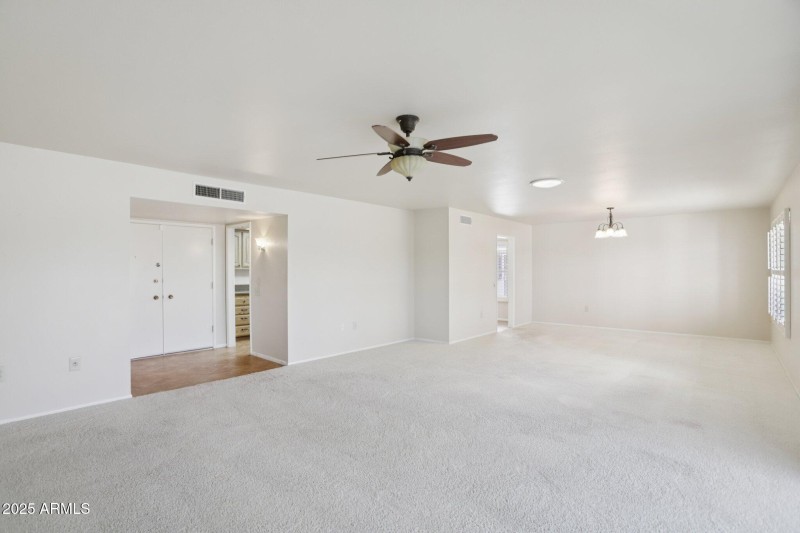 5-web-or-mls-W Desert Glen Dr-S3008-005