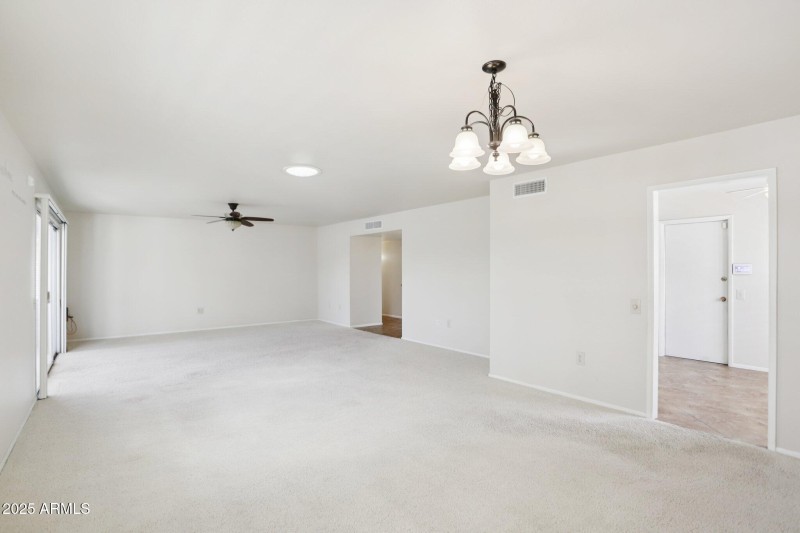 7-web-or-mls-W Desert Glen Dr-S3008-007