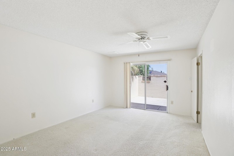 11-web-or-mls-W Desert Glen Dr-S3008-011
