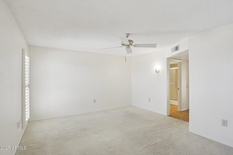 21-web-or-mls-W Desert Glen Dr-S3008-021
