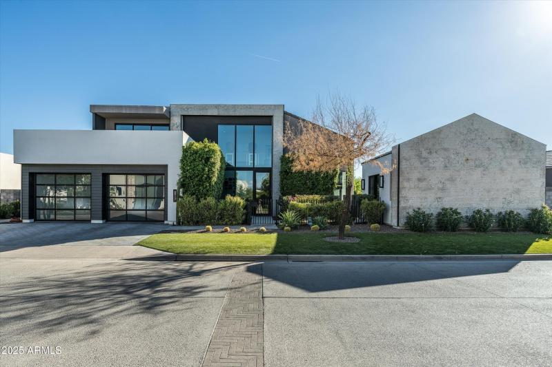 6917 E Cactus Wren Road