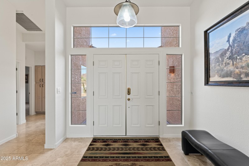 LARGE FOYER
