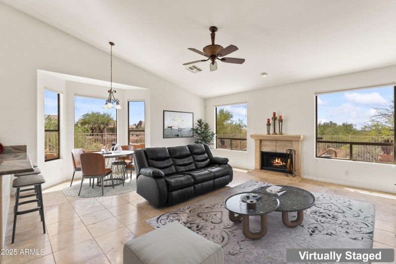 GREAT ROOM w/VIEWS