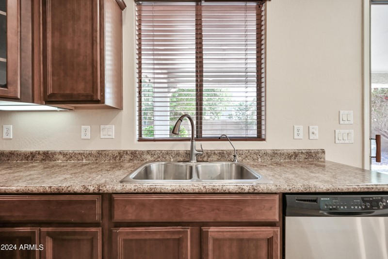 10-1543ENL-ocupix-Day2