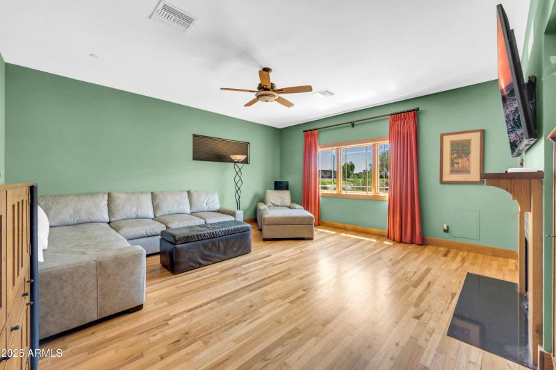 5926 E Vernon Ave-6