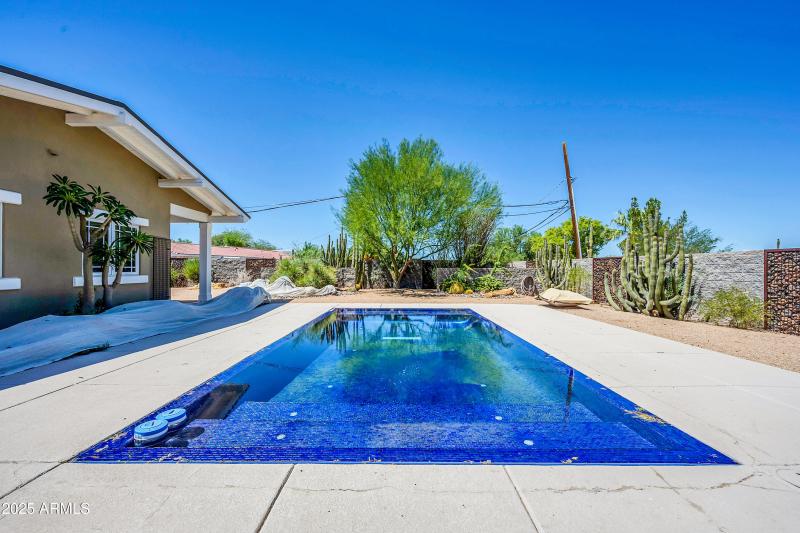5926 E Vernon Ave-53