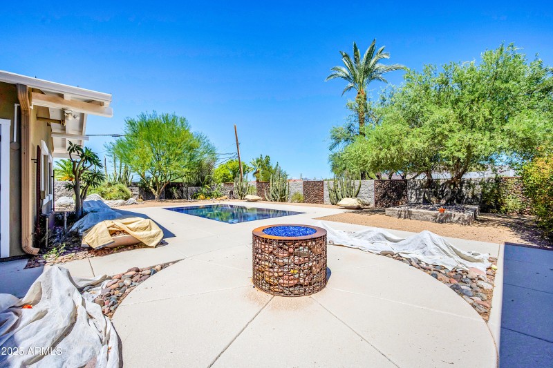 5926 E Vernon Ave-55