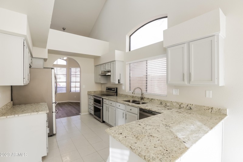 021-photo-kitchen-13364411