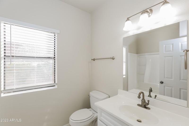 028-photo-bathroom-13364414