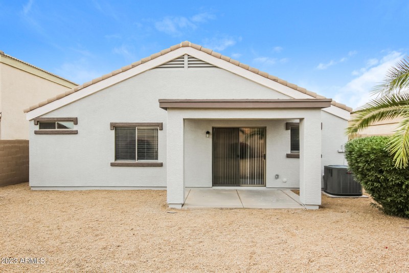 015-photo-rear-view-10154934