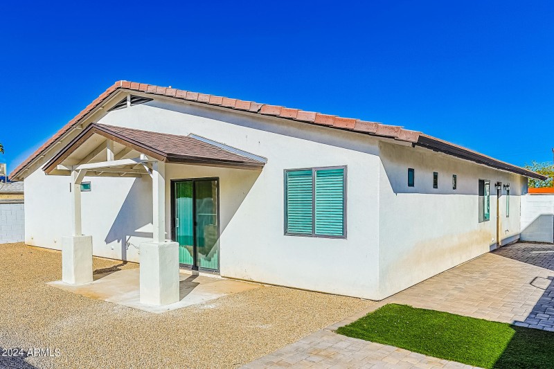 030-photo-rear-view-13526072