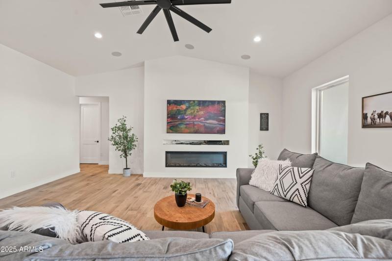 22145 W Harwell Rd Buckeye AZ 85326-80