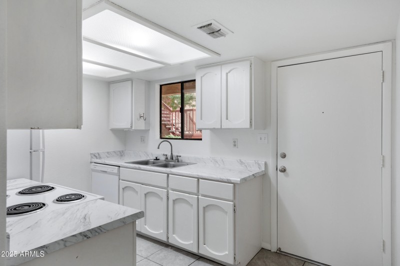 3131 W Cochise Dr unit 123-4