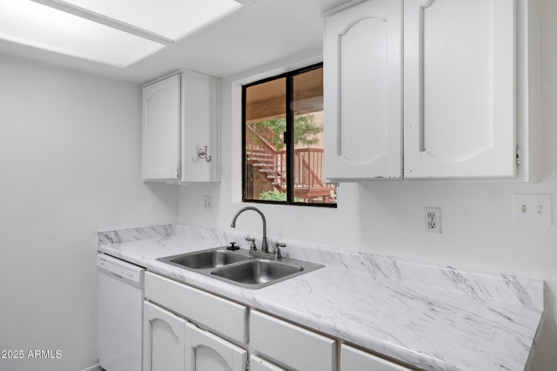 3131 W Cochise Dr unit 123-6