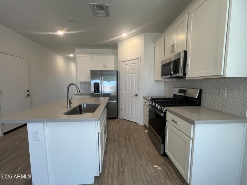 07 - Kitchen