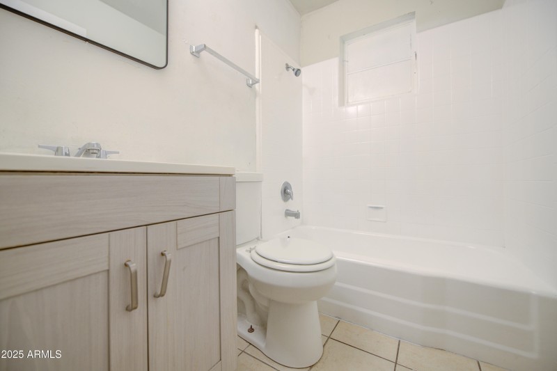 Apt 1 Bath Room