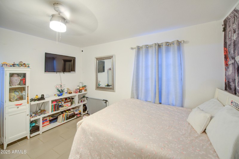 Bedrooom 3-pic 1