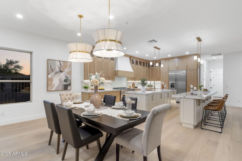 DIning/Kitchen