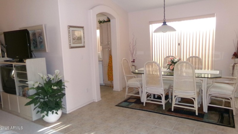 Dining to Kitchen
