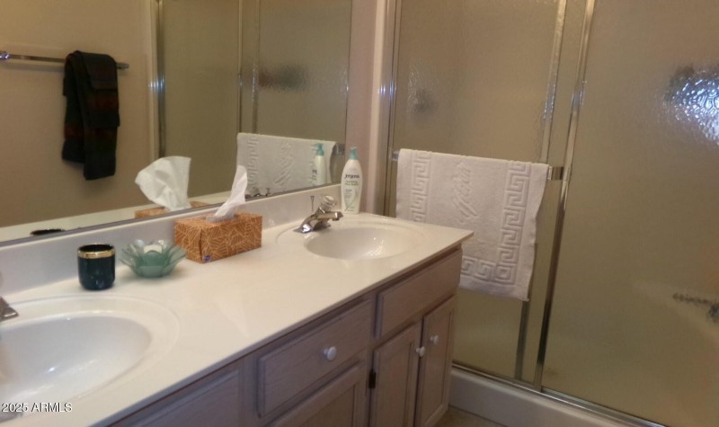 Prim bath sinks