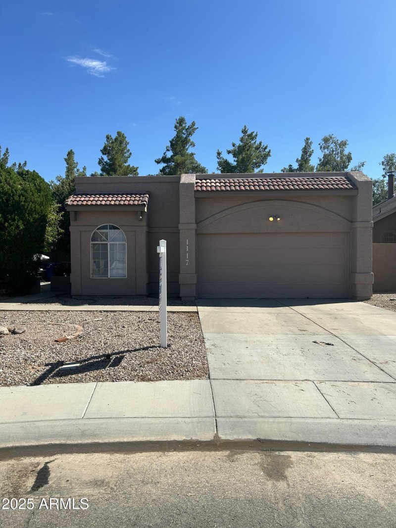 1117 Manor