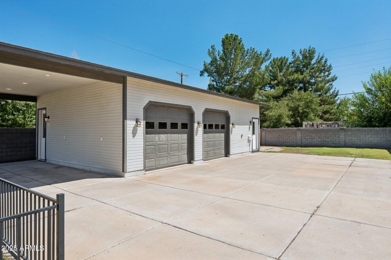 25-web-or-mls-2221-w-hayward-ave