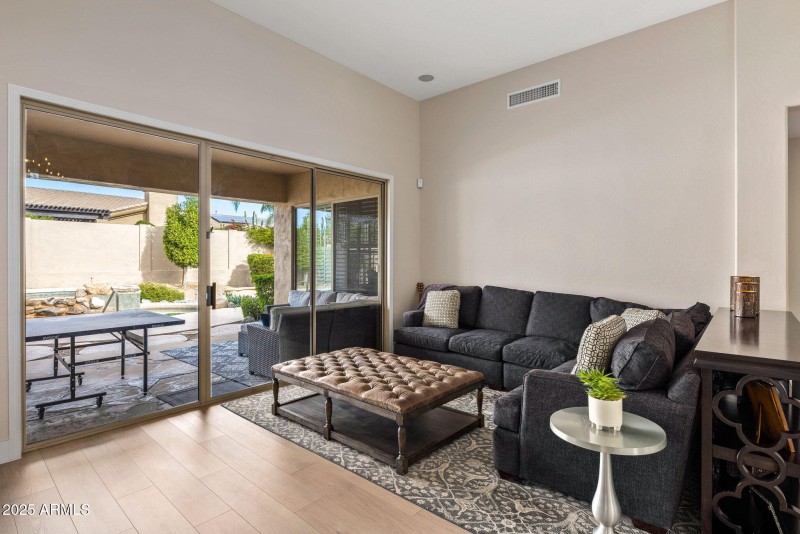 007_Living Room Views