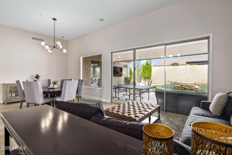 008_Living Room