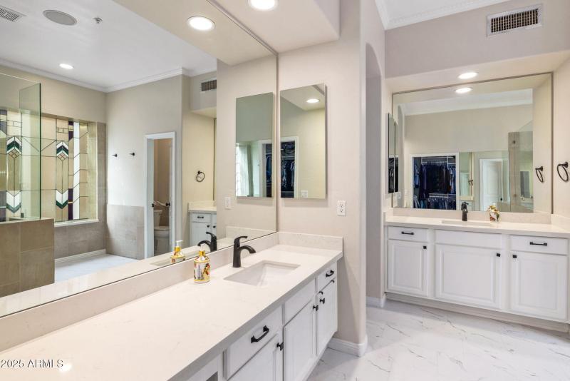 027_Primary Bath Vanities