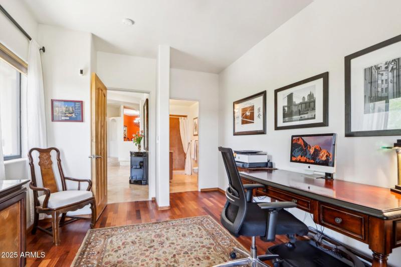 Bedroom 2/Office Ensuite