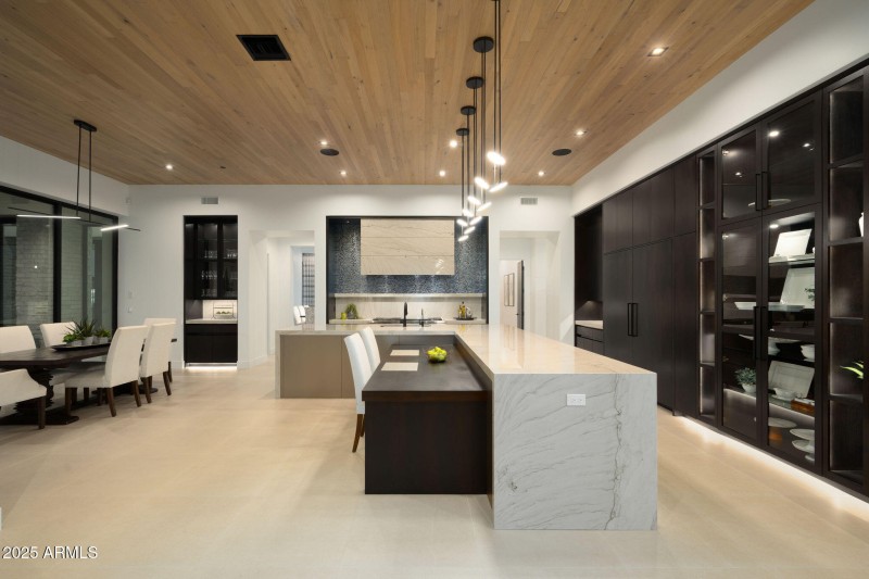 Kitchen to nook